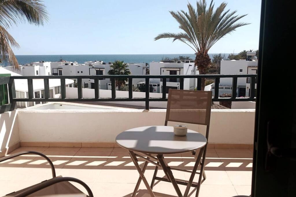 Tuscan Apartment Mit Meerblick Und Sonnenterrasse Costa Teguise Eksteriør billede